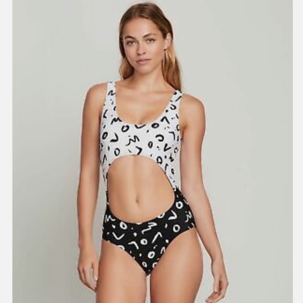 *NWT* Volcom Tag Ur It One Piece / Monokini